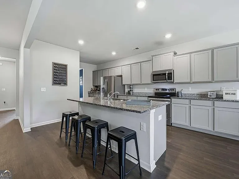 933 Nandina Ln — Photo 7
