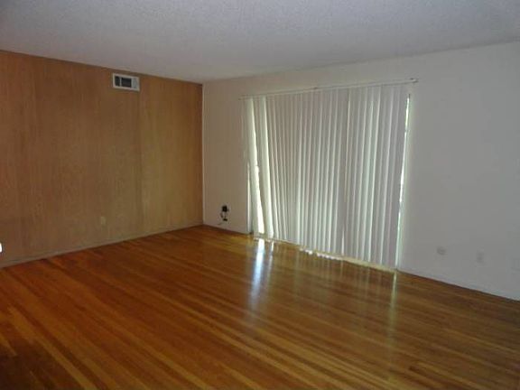 5th image of 3621 Thornhill Dr