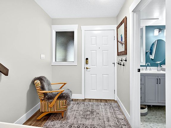 2nd image of 249 Kitchener Cres #22