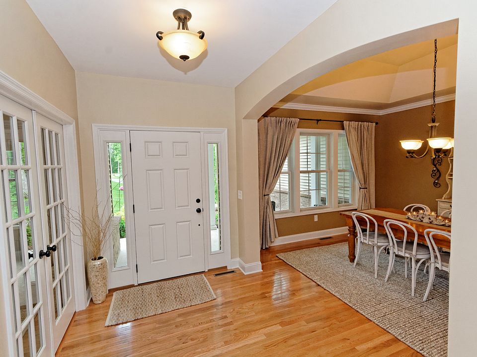 1st image of 9 Carrington Ct