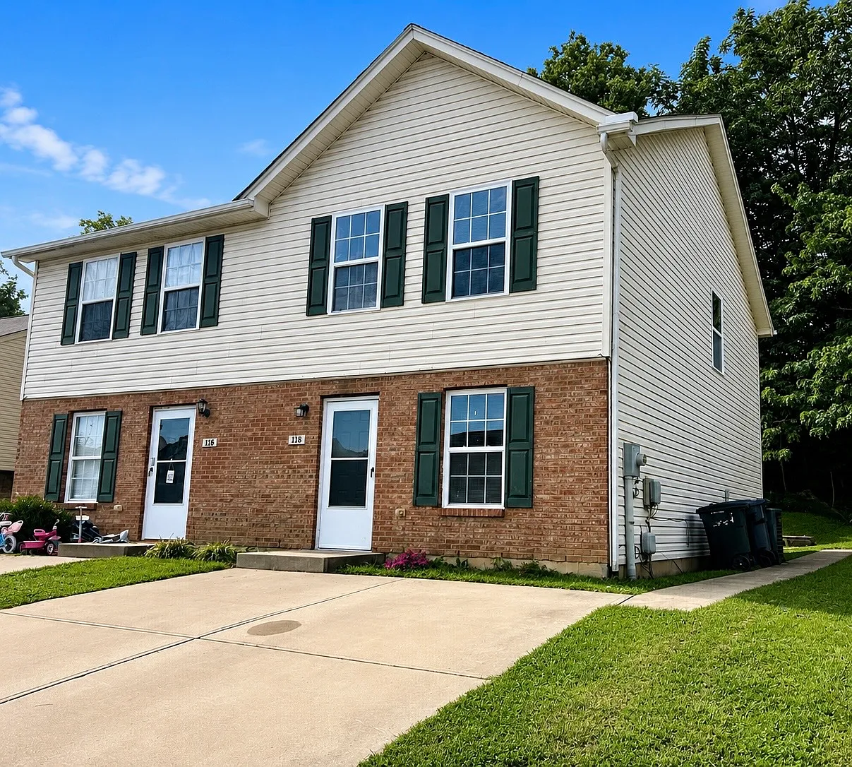 3 bed, 1.5 bath, $1,395 — Photo 1