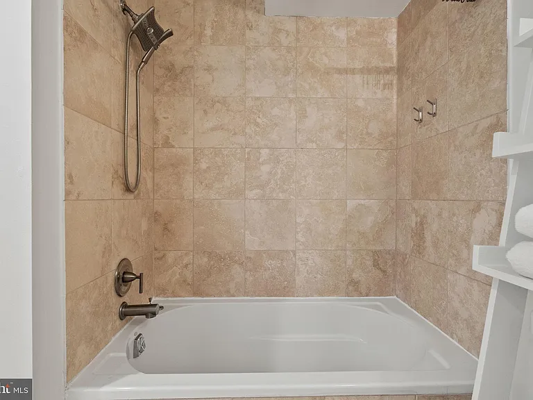 1524 Independence Ave SE #303 — Photo 21