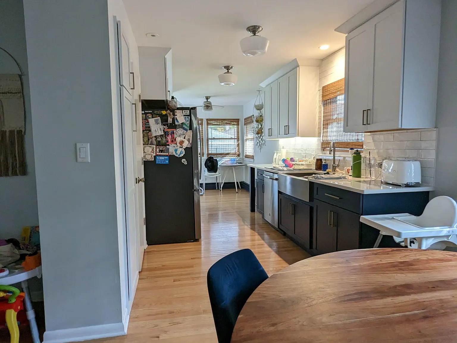 4 bed, 2.5 bath, 2300 sqft, $3,800 — Photo 4
