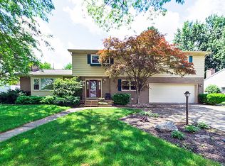 930 Bennington Dr, Lansing, MI 48917