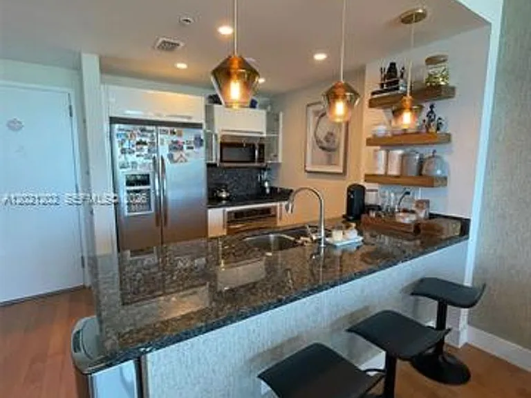 601 NE 36th St #1805 — Photo 6