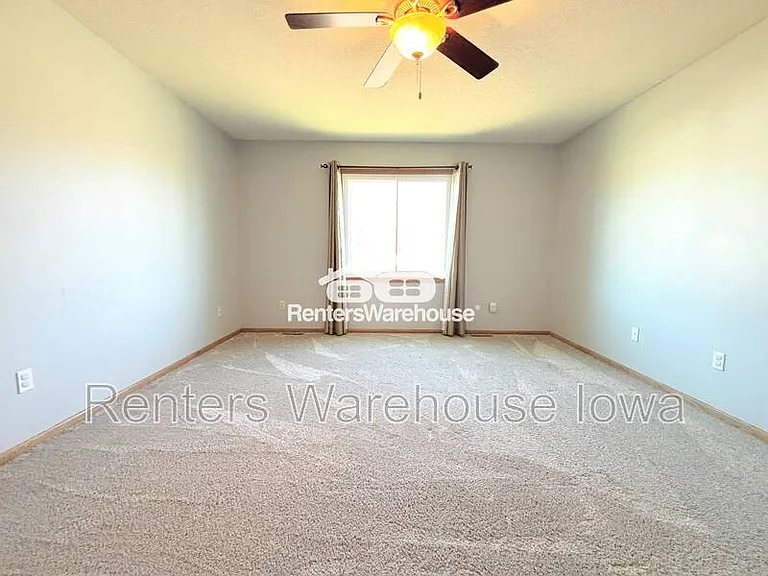 330 NE Cardinal Ln — Photo 30