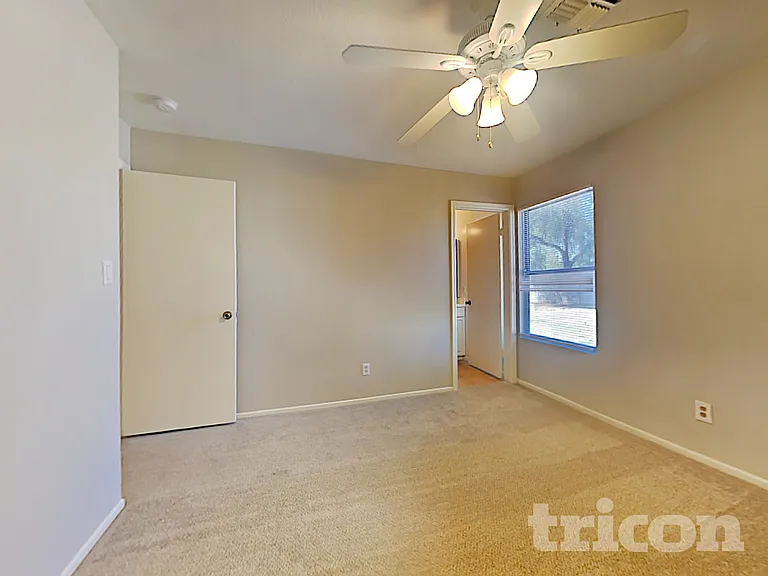 20812 N 11th Ave — Photo 10