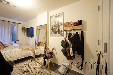 Rented by Rennit Inc.