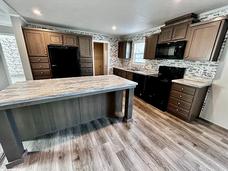 Hickory Knoll — Photo 142