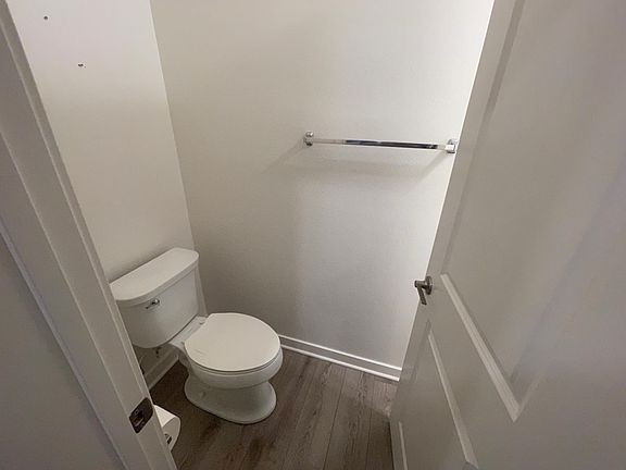 5th image of 841 Blackstone Dr #841
