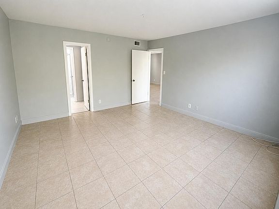 3rd image of 4321 NW 9th Ave APT 204