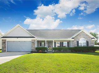 1906 Tinman Dr, Fayetteville, NC 28314