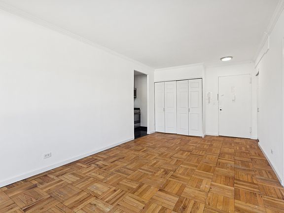 4th image of 320 E 23rd St APT 15P