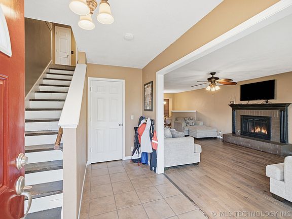 4th image of 1504 W Gary St