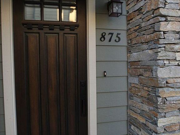 3rd image of 875-877 Islay St #875