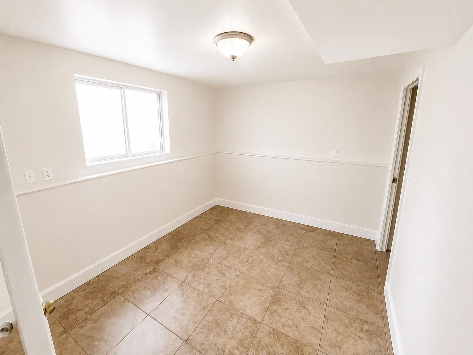 3 bed, 1050 sqft, $1,950 — Photo 4