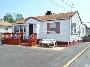 47 Overton St, Freeport, NY 11520