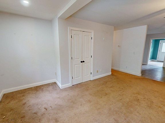 5th image of 2244 Mayflower Dr