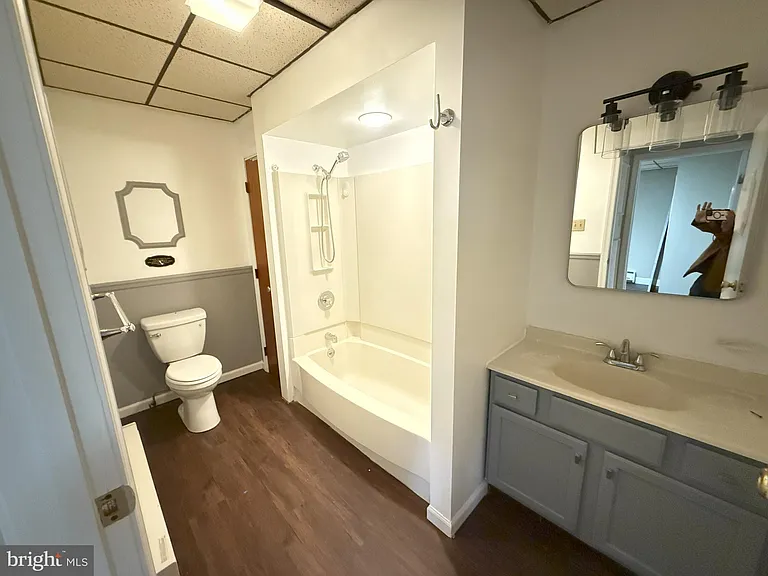 132 E Main St #1B — Photo 8