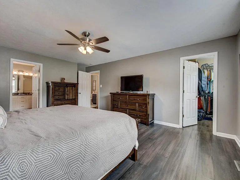 8200 Gallaher Station Dr — Photo 19
