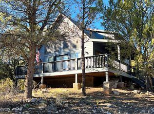 2240 Fairway Dr, Overgaard, AZ 85933