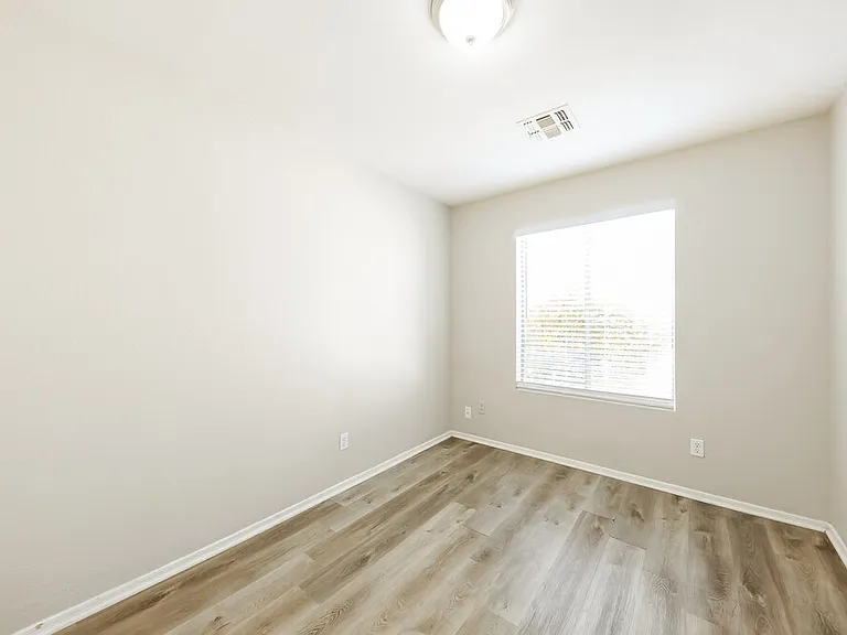 11335 W Crestbrook Dr — Photo 14