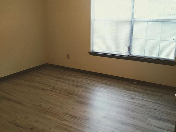 5th image of 1315 Redwood Ln