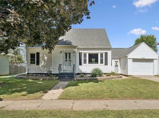 507 1st Ave W, Farley, IA 52046