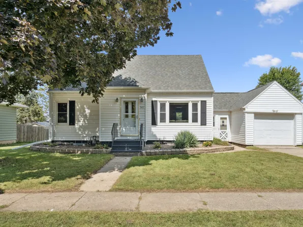 507 1st Ave W, Farley, IA 52046