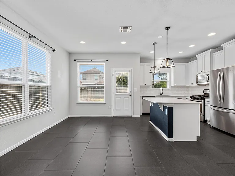 6321 Andes Peak Trl — Photo 8