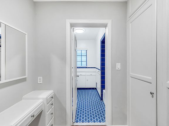 5th image of 1650 N Sierra Bonita Ave #1654