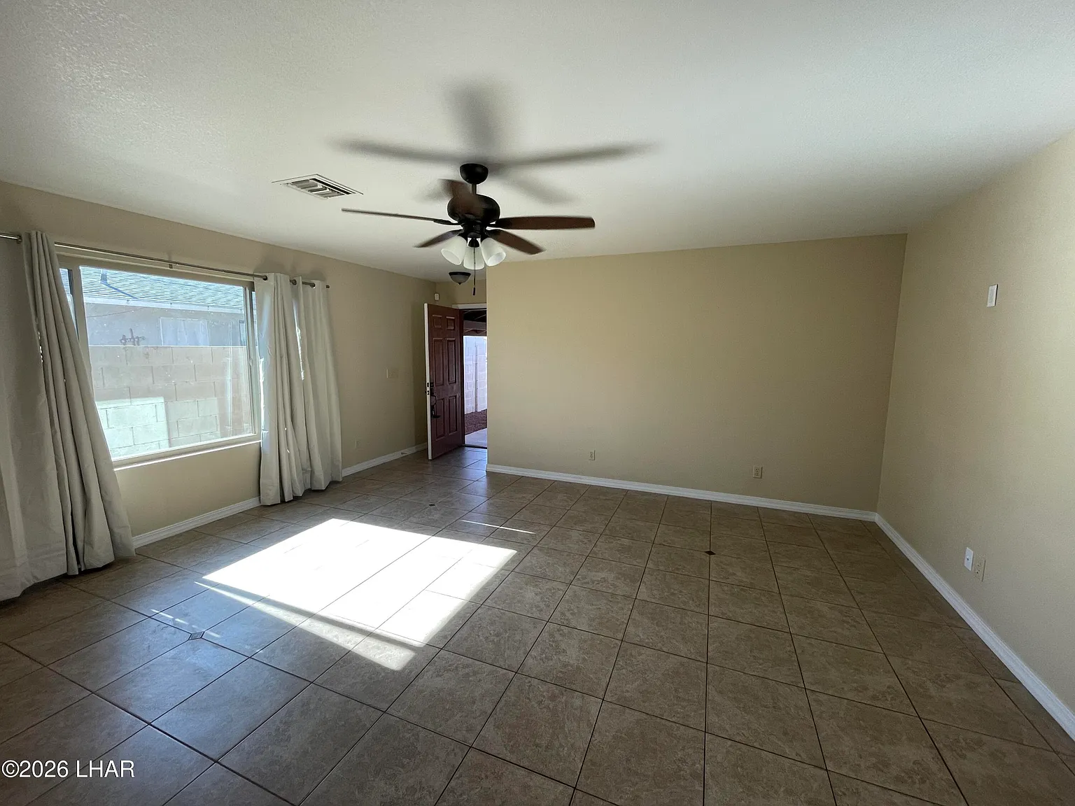 3 bed, 2.0 bath, 1204 sqft, $1,600 — Photo 4