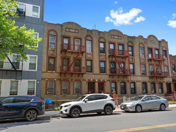 1018 New York Avenue image 1 of 5