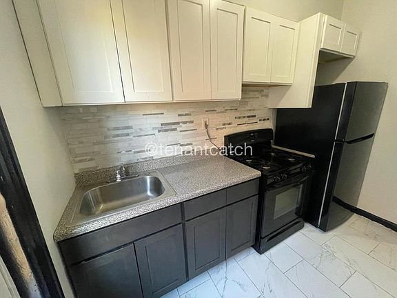 2nd image of 19 Lenox Ave Floor 2