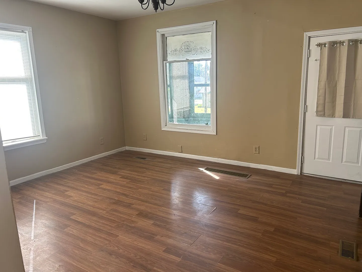 4 bed, 1736 sqft, $1,550 — Photo 2