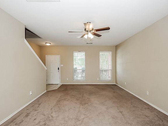 3rd image of 1117 Sweetwater Dr