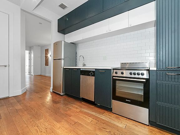 2nd image of 857 Hancock St #4A