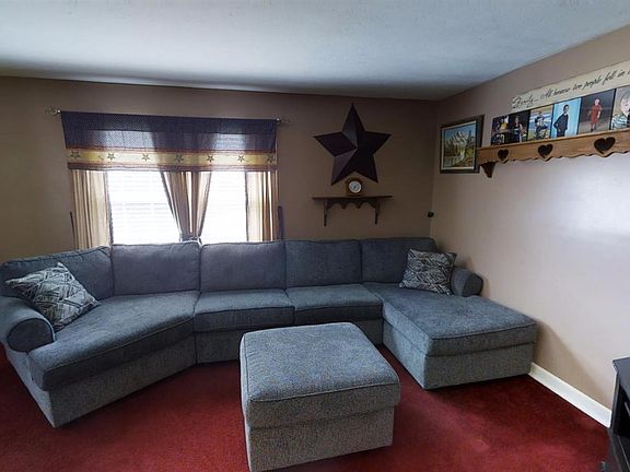 4th image of 861 Somerset Ct