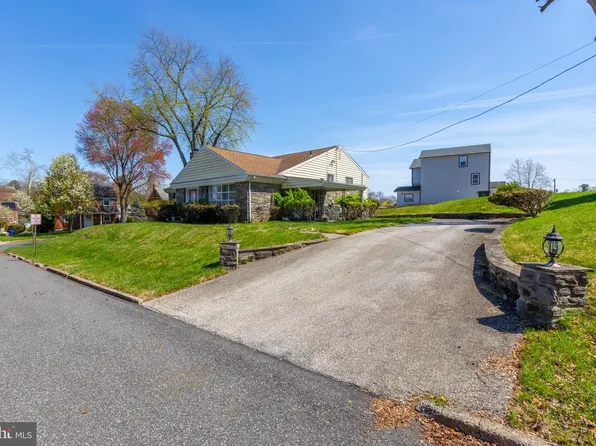 4900 Cedar Ln, Drexel Hill, PA 19026