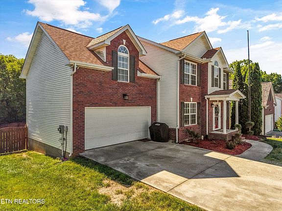 2nd image of 4716 Creekrock Ln