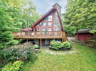 104 Lake Run, Greentown, PA 18426