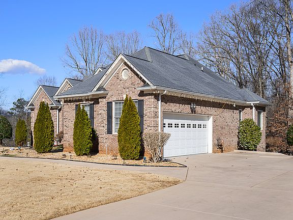 Custom entertainer's home