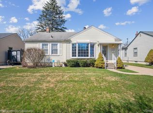 30914 Barton St, Garden City, MI 48135