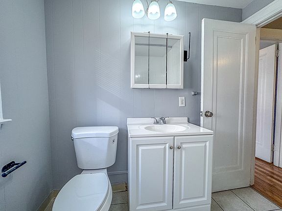 3rd image of 1007 Whalley Ave Floor 3