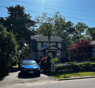 36 8th Avenue, Huntington Station, NY, 11746