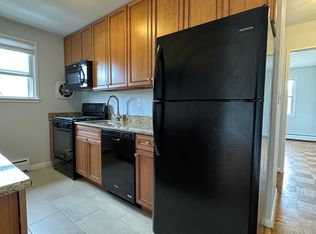 945 N Barton St APT 101, Arlington, VA 22201