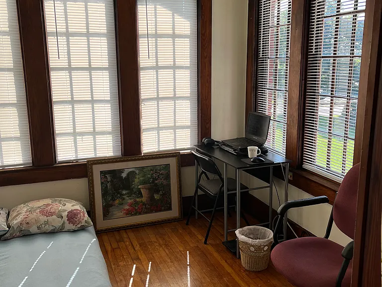 217 W La Rua St — Photo 5