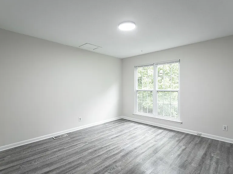 2404 Briggs Avenue — Photo 11