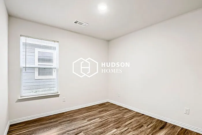509 S 16th St — Photo 12