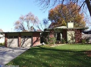 1000 Robert Rd, Lincoln, NE 68510